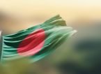 Un avión de pruebas de la Fuerza Aérea de Bangladesh se estrella contra una escuela y mata a más de 30 personas
