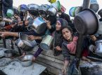 El hambre se apodera de Gaza: Diez personas mueren de hambre en la Franja de Gaza mientras Israel niega falta de recursos y dispara contra las colas de alimentos.