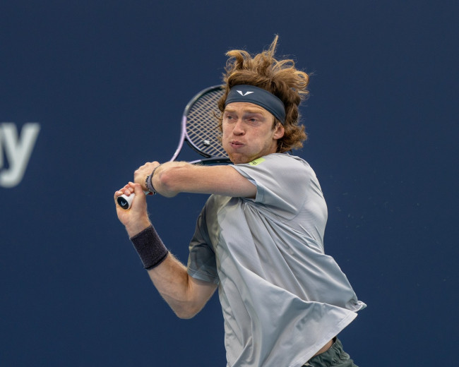 Alcaraz, Rublev o Sinner, en los cuartos de final de Qatar: horario del jueves 19 de febrero