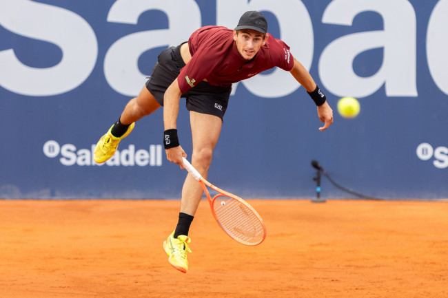 La reacción de Flavio Cobolli tras la retirada de su rival y alcanzar su primera final de Grand Slam