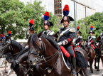 M&aacute;s de 30 caballos huyen asustados por las calles de Roma tras una prueba con fuegos artificiales